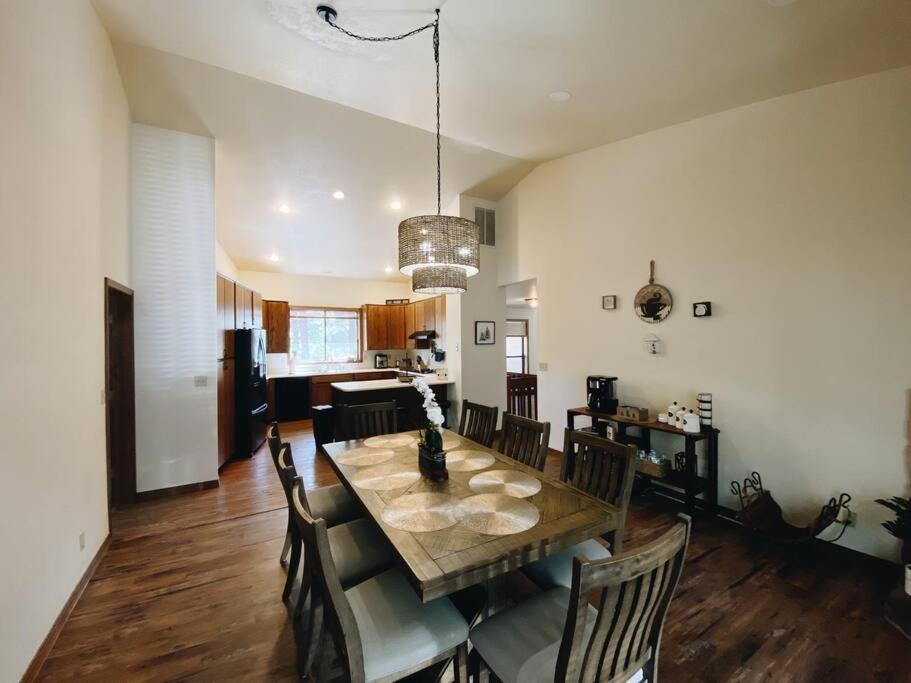 Kathys Cabin, King Bed, Hot Tub, Near-Nau & Downtown Attractions, Perfect Year-Round Mountain Getaway Φλάγκσταφ Εξωτερικό φωτογραφία