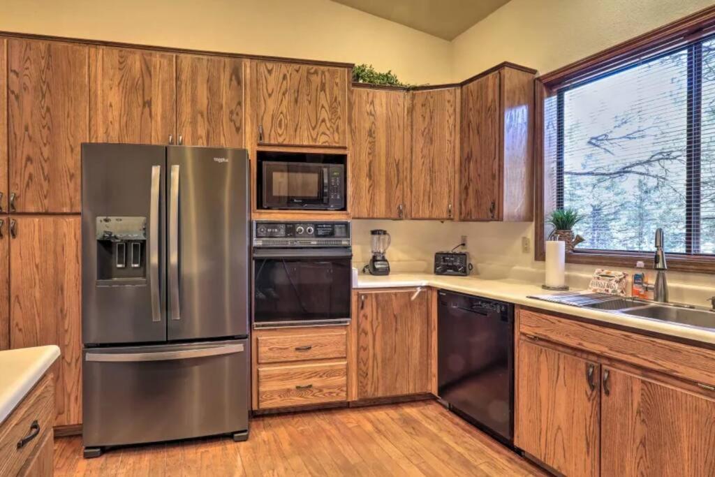 Kathys Cabin, King Bed, Hot Tub, Near-Nau & Downtown Attractions, Perfect Year-Round Mountain Getaway Φλάγκσταφ Εξωτερικό φωτογραφία